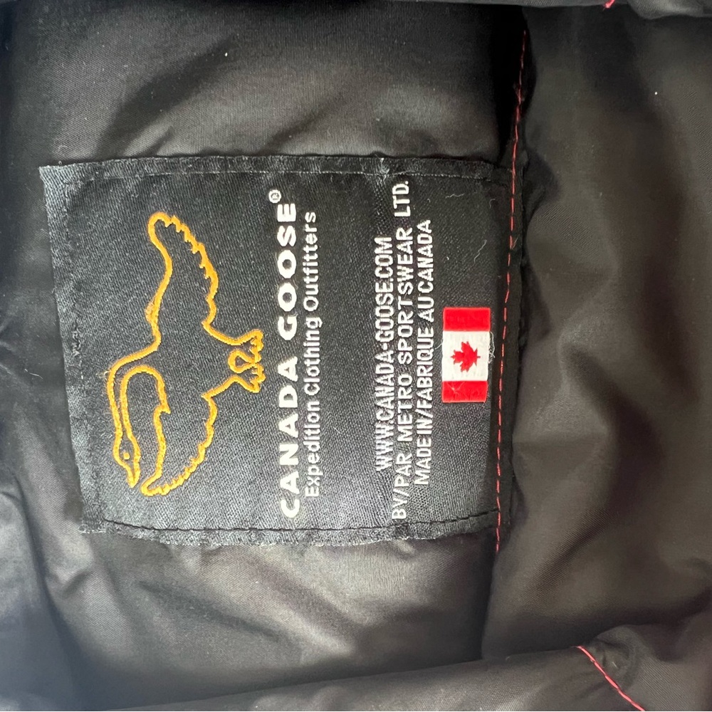 Canada Goose Red Puffer Vest - Picture 6 of 7